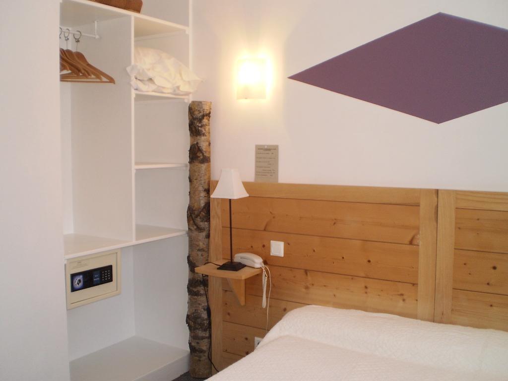 Hotel L Ander Saint-Flour  Rum bild