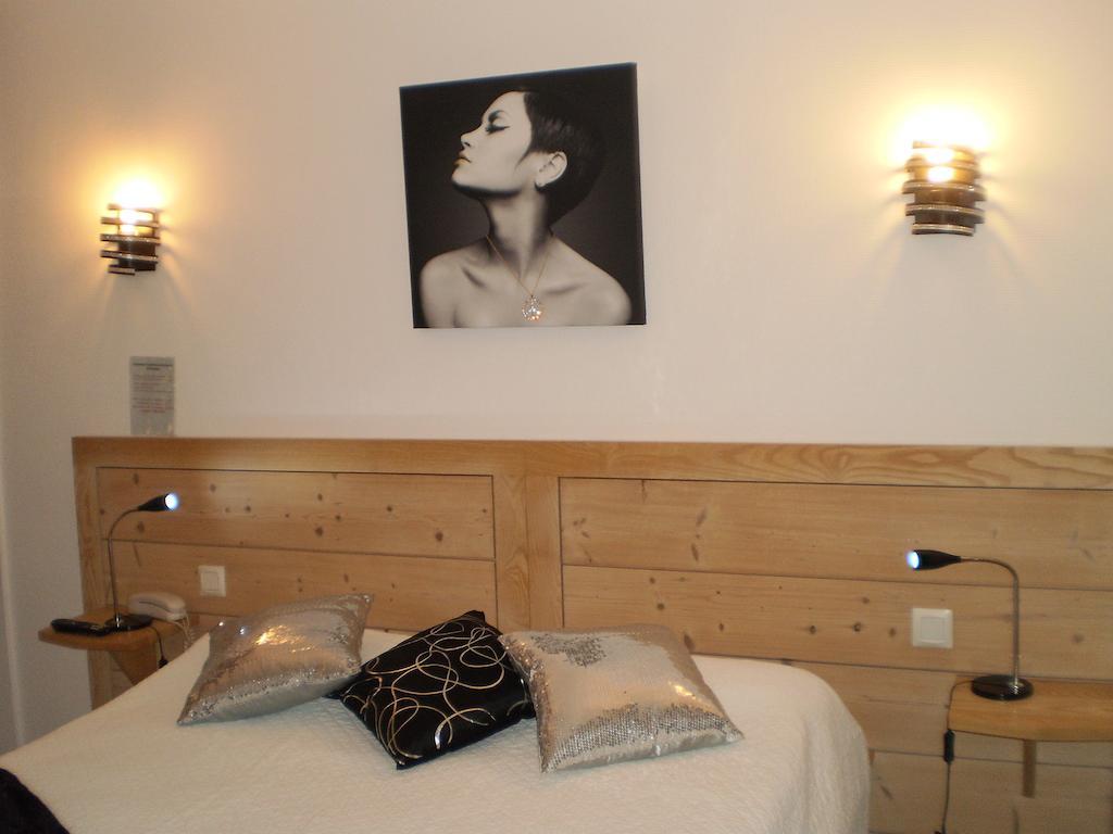 Hotel L Ander Saint-Flour  Rum bild
