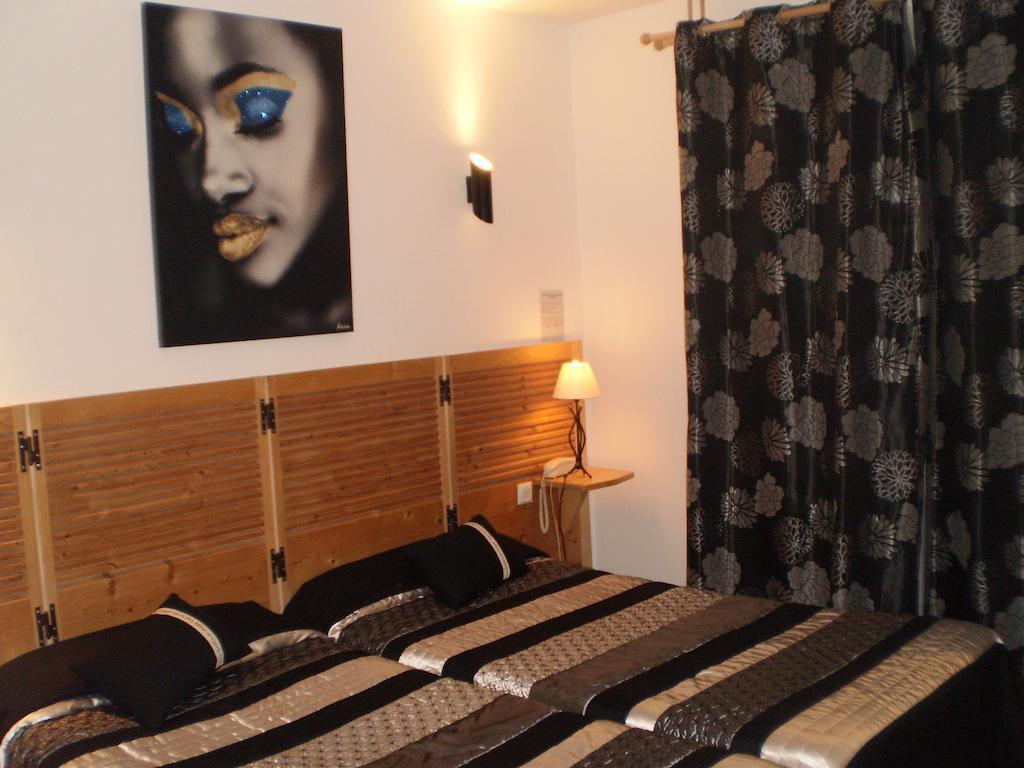 Hotel L Ander Saint-Flour  Rum bild